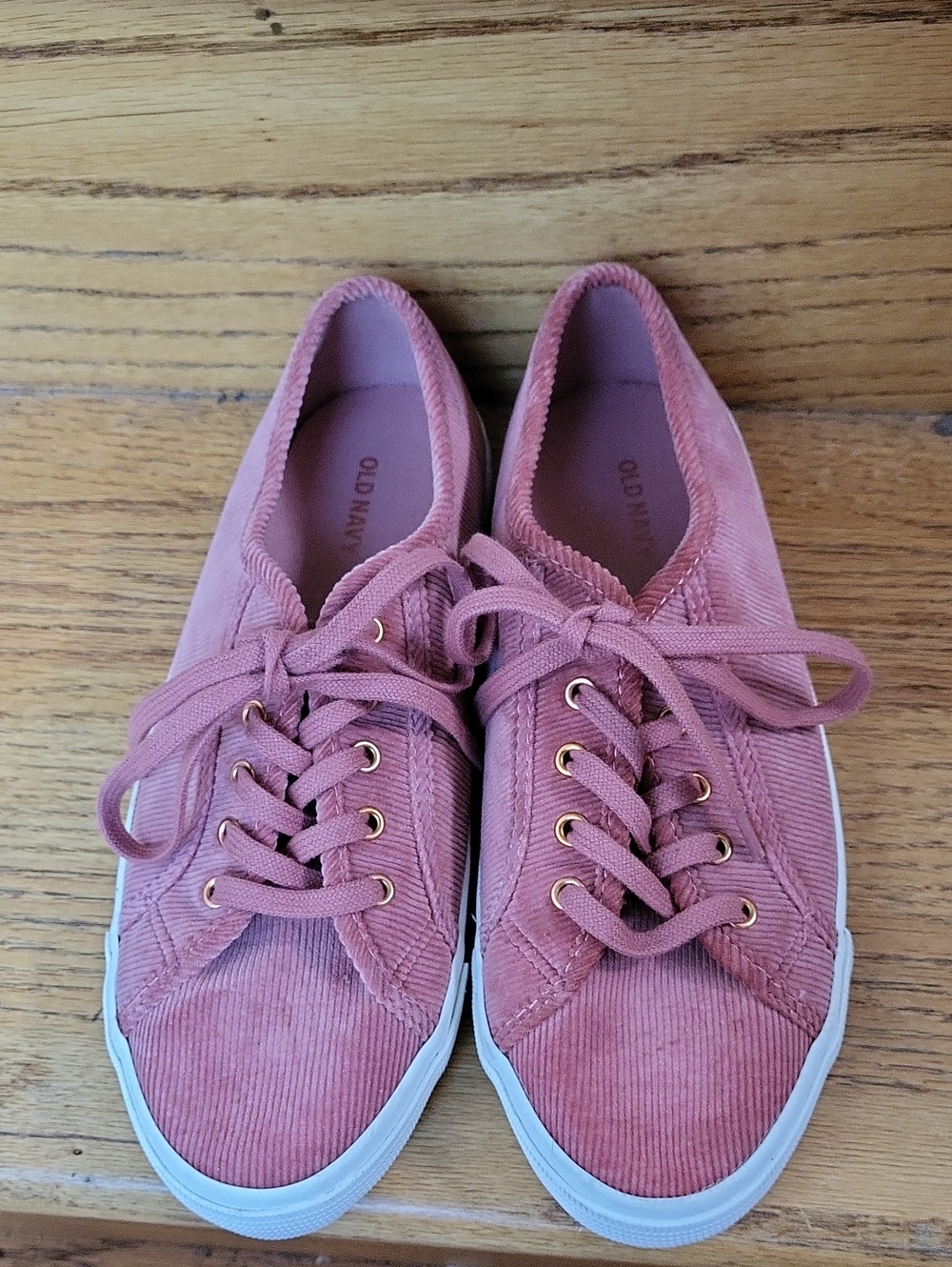 [3]Amelia Rose Sneakers